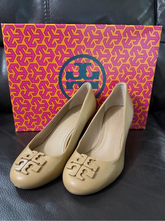 Tory Burch Shoes - Tory Burch Blond Leather Wedge Pumps with  Logo Medallion